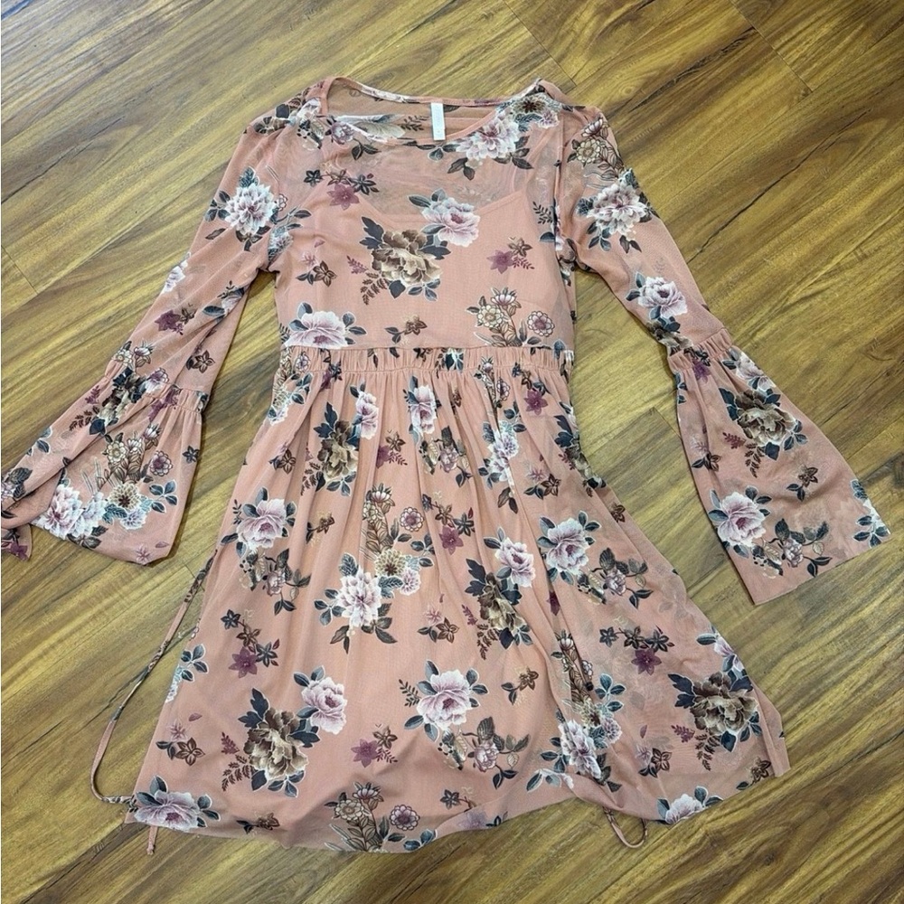 Xhilaration Dusty Rose Floral Bell-Sleeve Dress M